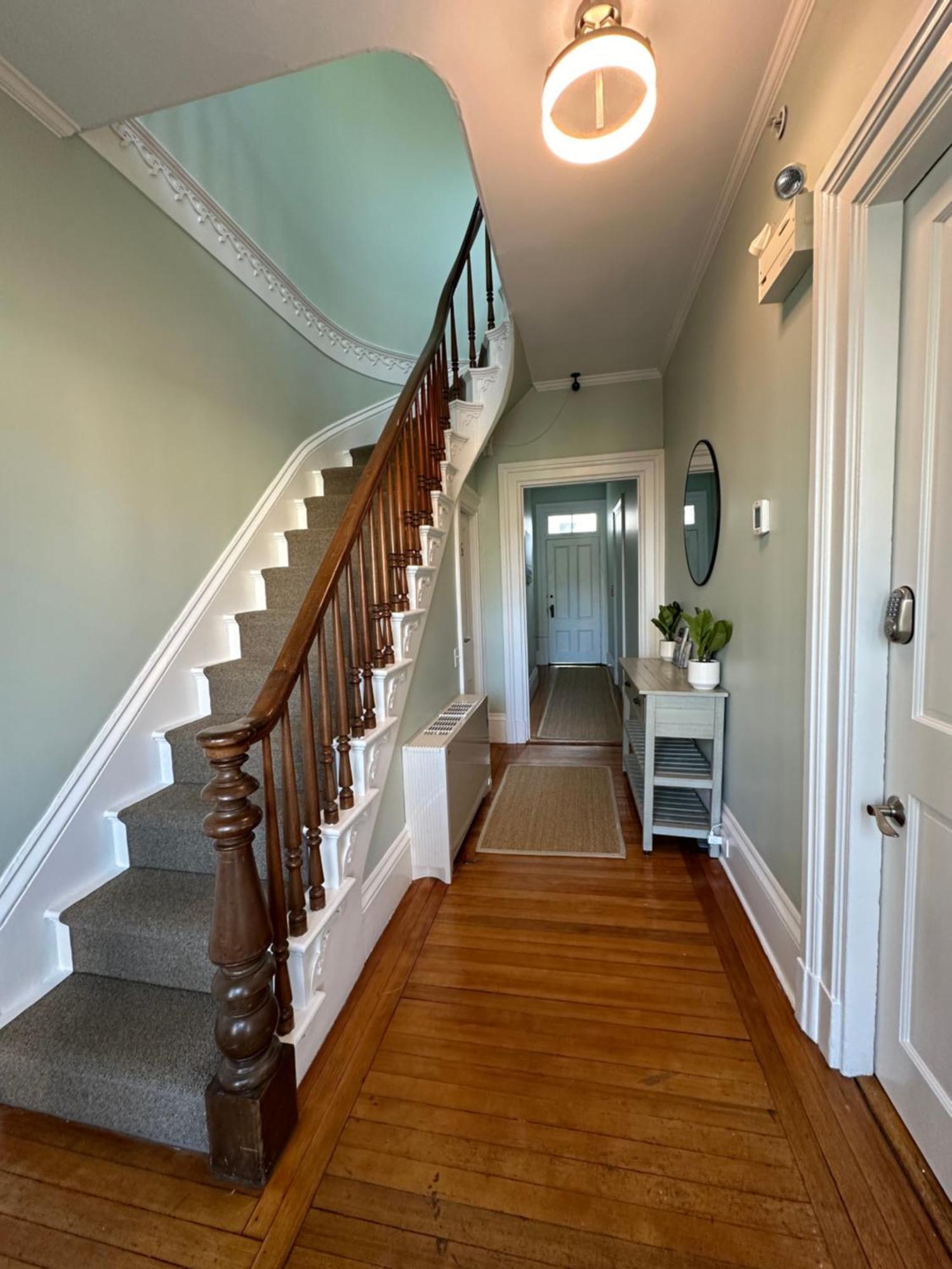Entire Charming Victorian Home Downtown Newport Exterior photo