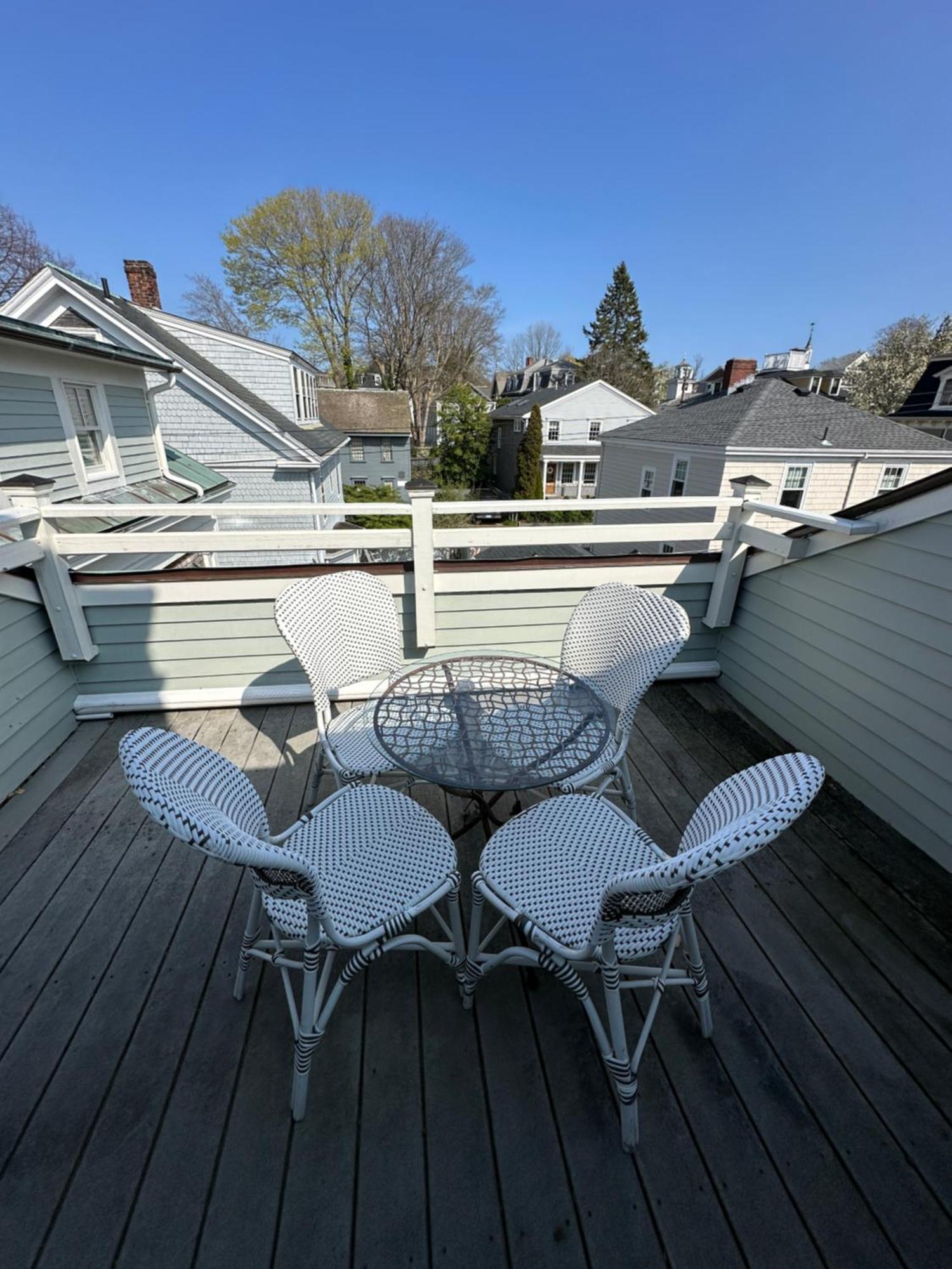 Entire Charming Victorian Home Downtown Newport Exterior photo